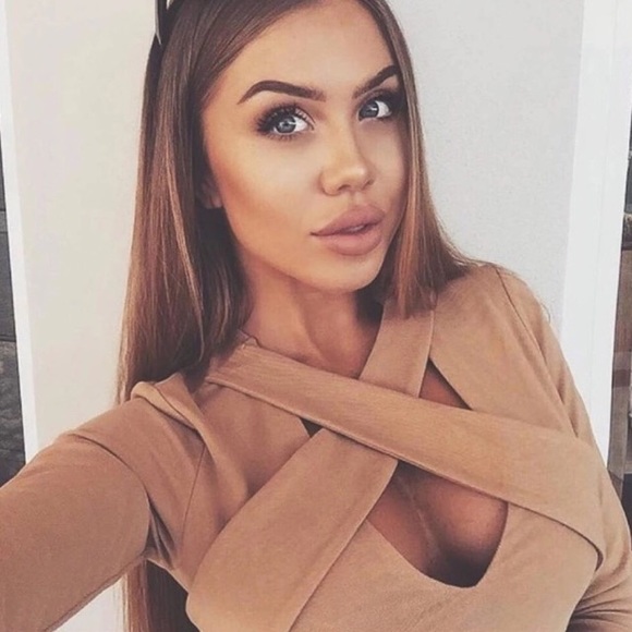 Cross Front Cropped Stretch Knit Long Sleeve Top - Picture 4 of 7